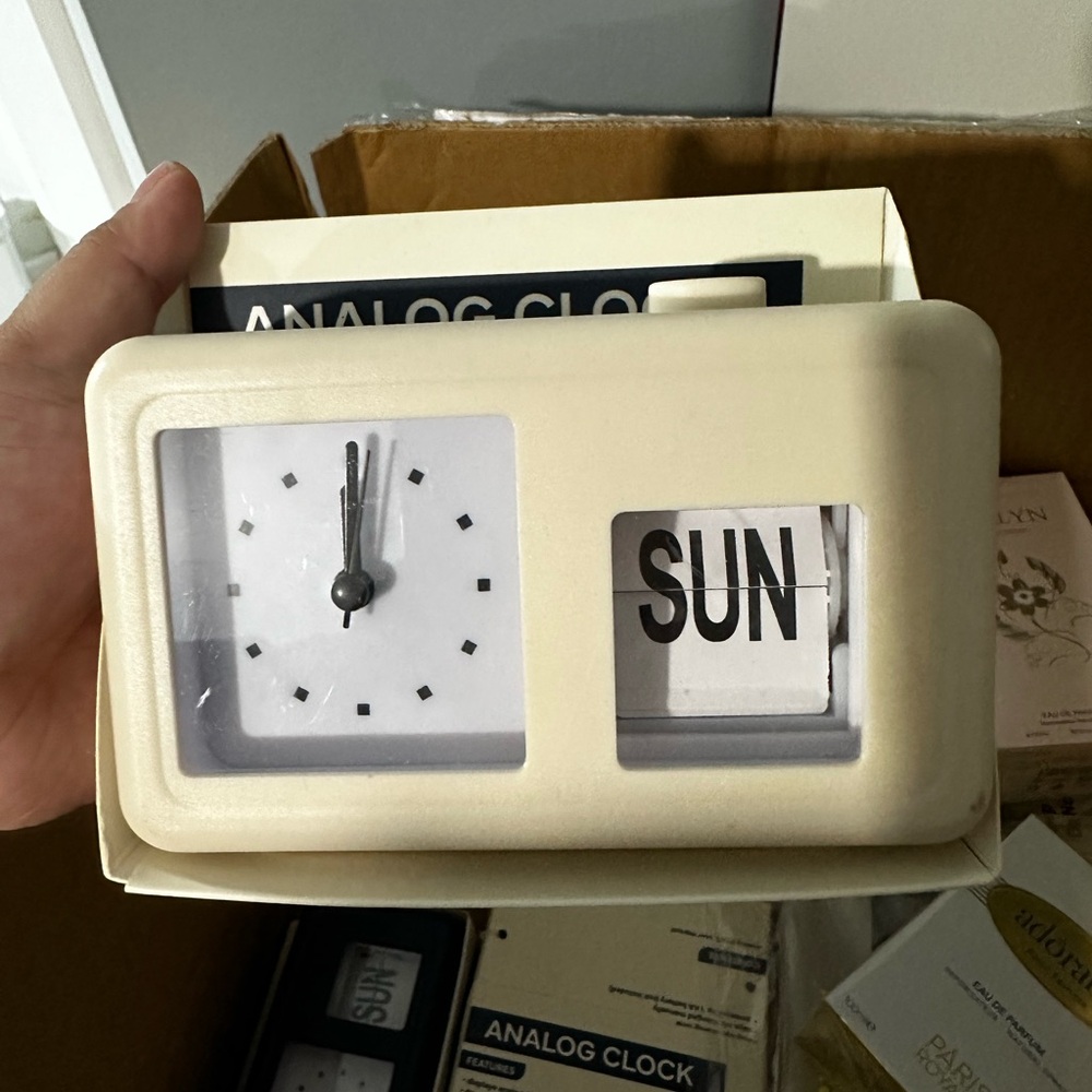 Target Cream Retro Wall Clock - Picture 2 of 6